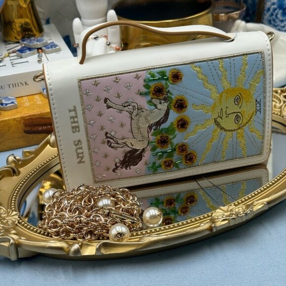 🆕 LYN AROUND 🧿 NWT "The Sun" Tarot Card Tote, Pearl Chain Strap - Picture 13 of 15